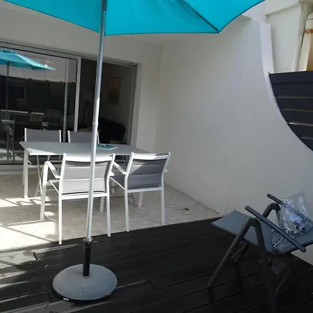 T2 Renove Avec Terrasse A 200m De La Plage, Proche Commerces - - Fr-1-92-814 Apartment