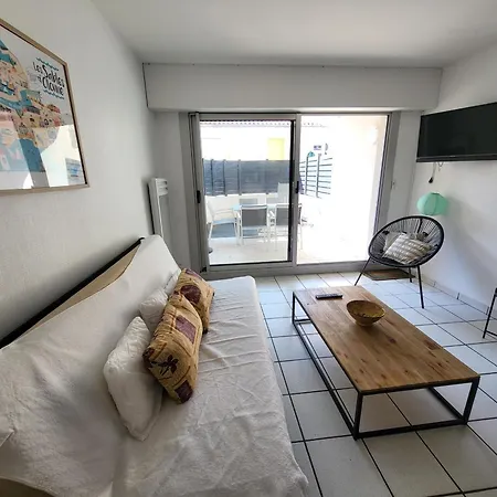 T2 Renove Avec Terrasse A 200m De La Plage, Proche Commerces - - Fr-1-92-814 Apartment
