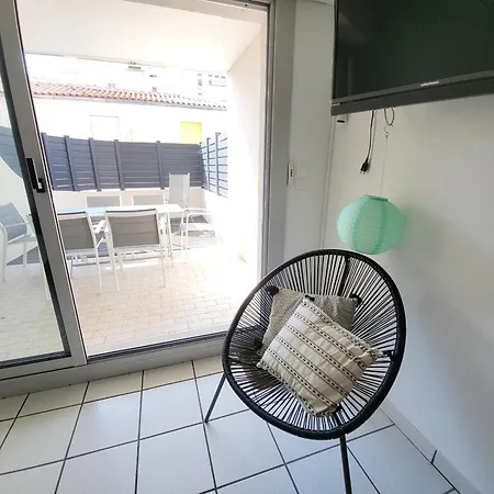 T2 Renove Avec Terrasse A 200m De La Plage, Proche Commerces - - Fr-1-92-814
