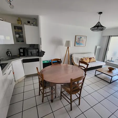Apartment T2 Renove Avec Terrasse A 200m De La Plage, Proche Commerces - - Fr-1-92-814 Les Sables-d'Olonne