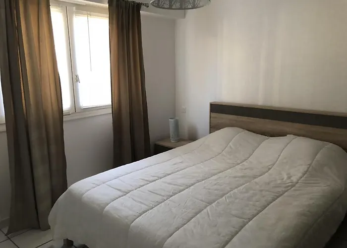 T2 Renove Avec Terrasse A 200m De La Plage, Proche Commerces - - Fr-1-92-814 Apartment