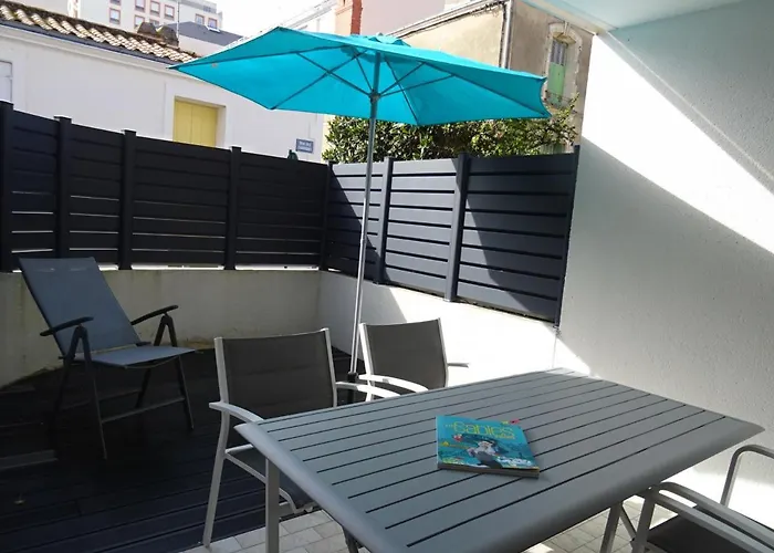 T2 Renove Avec Terrasse A 200m De La Plage, Proche Commerces - - Fr-1-92-814 Apartment Les Sables-d'Olonne