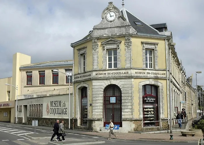 T2 Renove Avec Terrasse A 200m De La Plage, Proche Commerces - - Fr-1-92-814 *